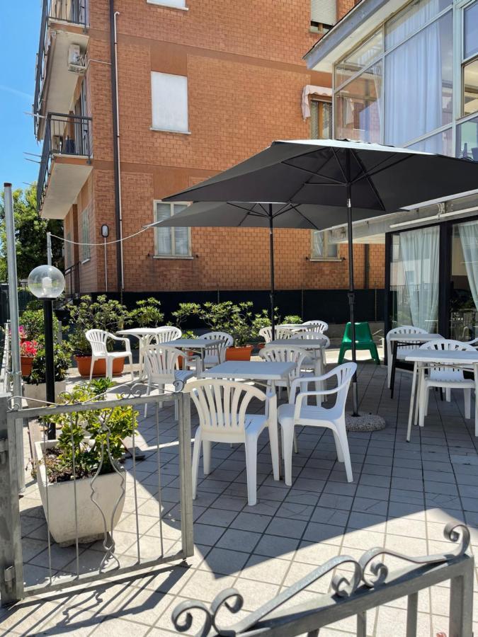 Hotel Orlov Rimini Exteriér fotografie