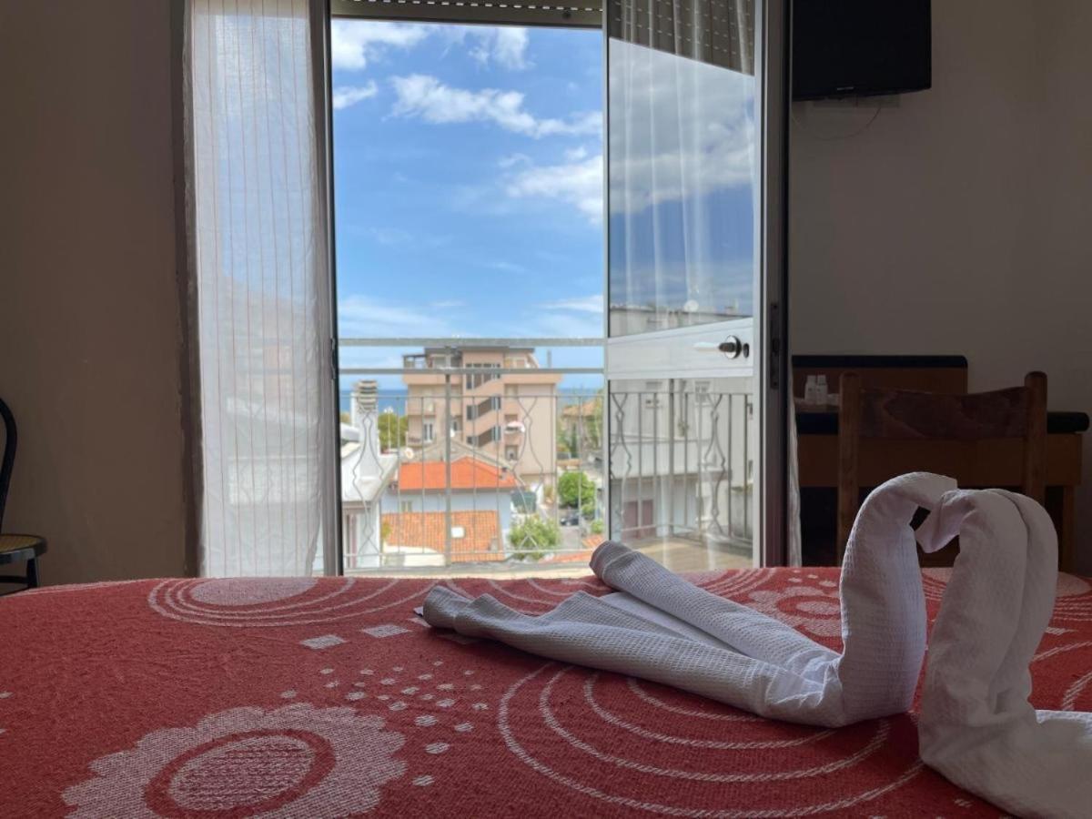 Hotel Orlov Rimini Exteriér fotografie
