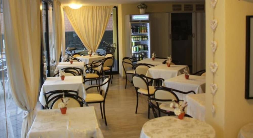 Hotel Orlov Rimini Exteriér fotografie