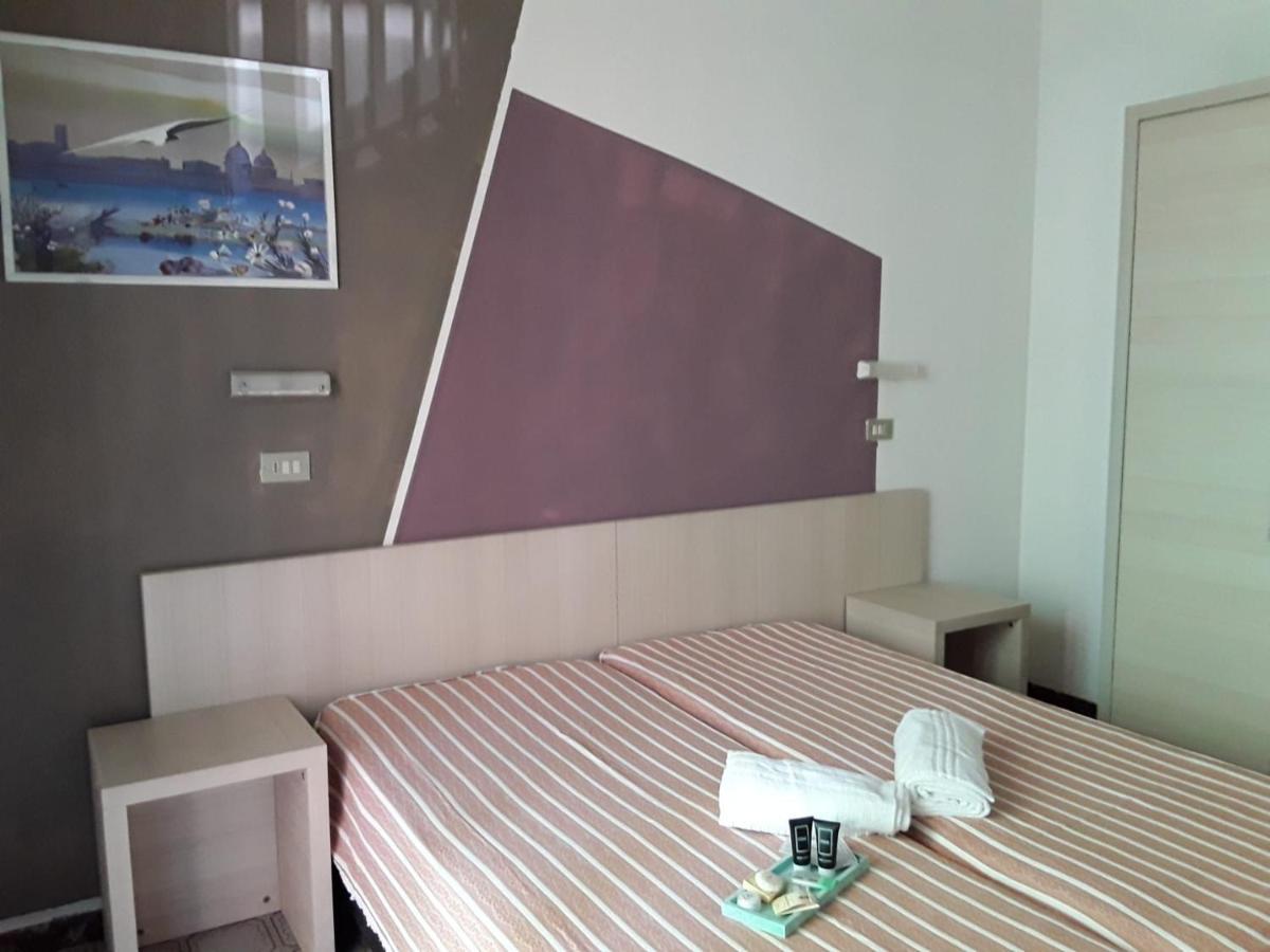 Hotel Orlov Rimini Exteriér fotografie