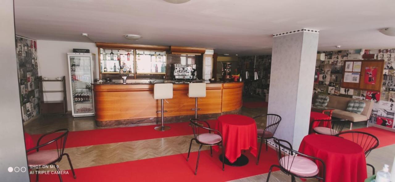 Hotel Orlov Rimini Exteriér fotografie