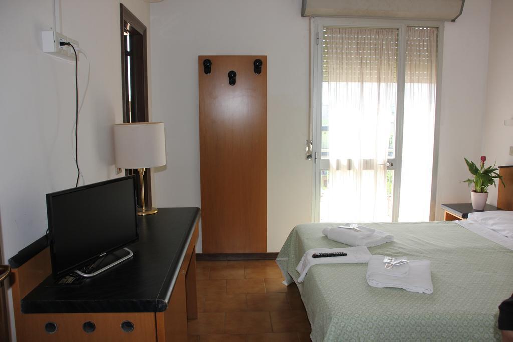 Hotel Orlov Rimini Exteriér fotografie